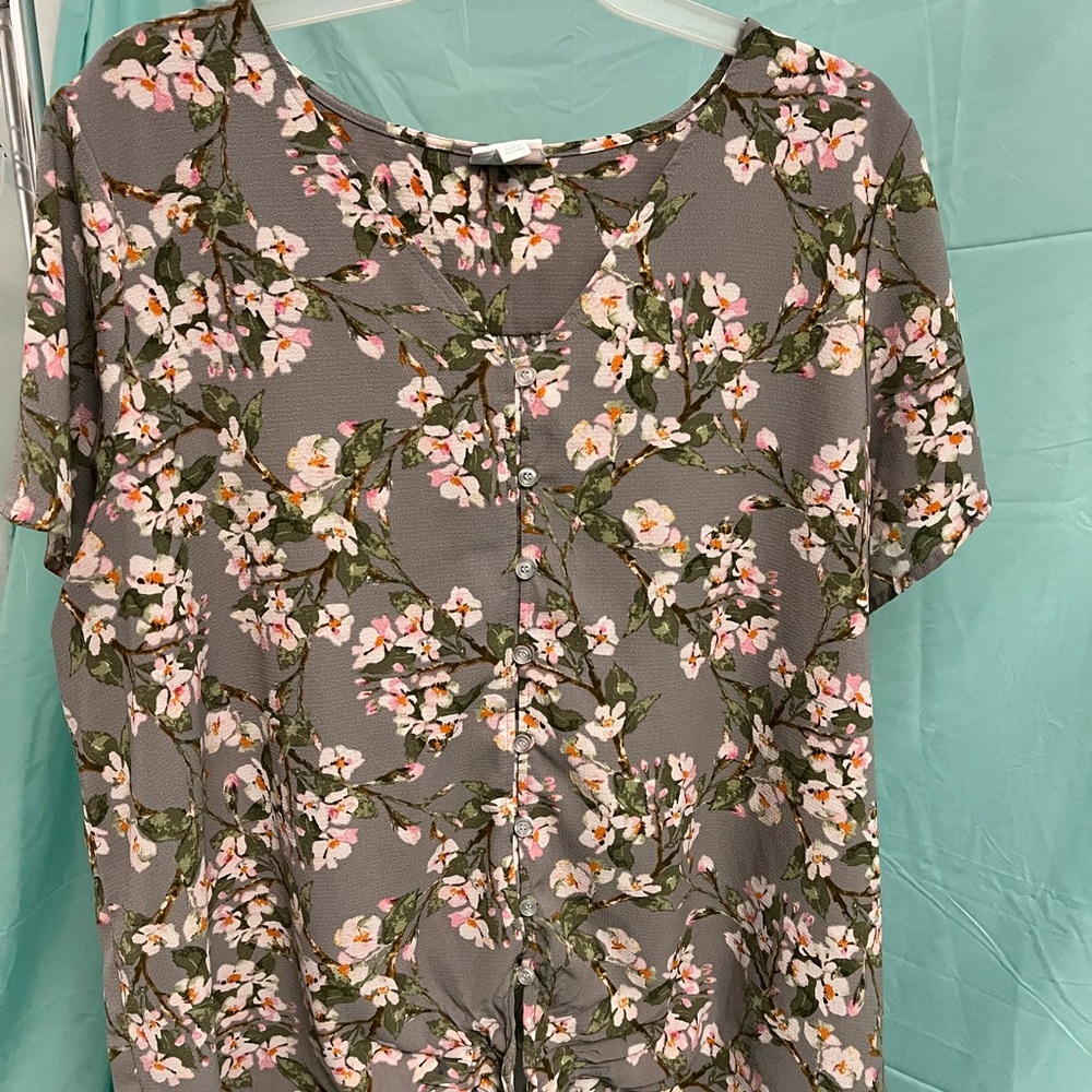 LuLaRoe women’s dress shirt button down excellent condition like new asking $10